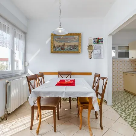 3 Bedroom Amazing In * Fažana