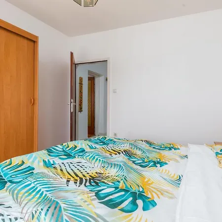 3 Bedroom Amazing In Fažana