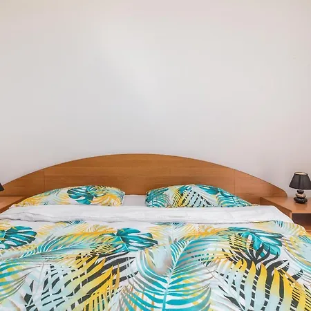 3 Bedroom Amazing Apartment In Fazana Apartment